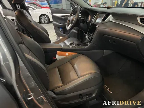 2018 Infiniti QX30 8