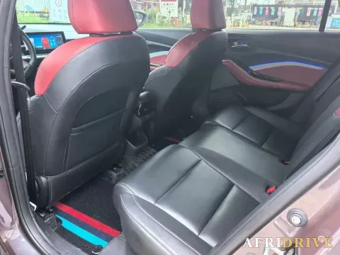2021 MG 5 8