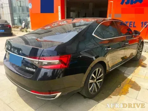 2025 Skoda Superb 6