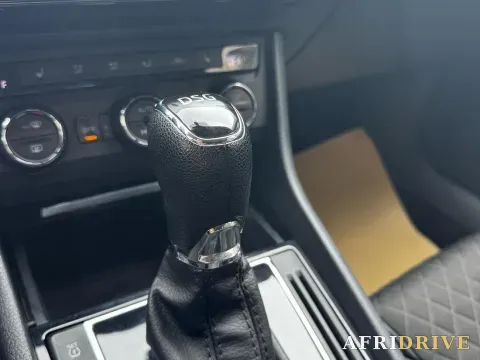 2018 Nissan Terra 8