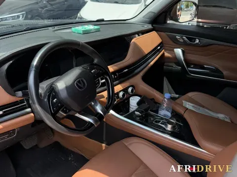 2023 ChangAn CS95 7