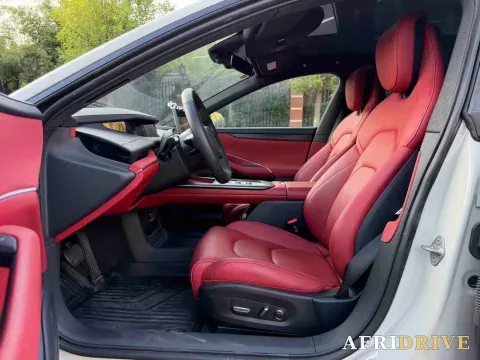 2024 MI SU7 4