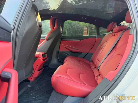 2024 MI SU7 5