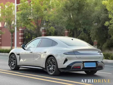 2024 MI SU7 9