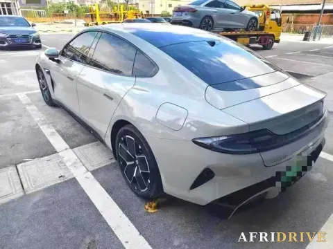 2024 MI SU7 6