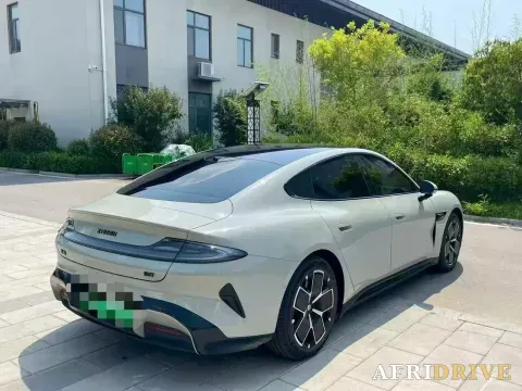 2024 MI SU7 4