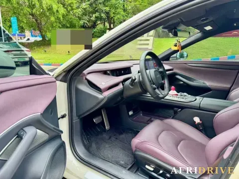 2024 MI SU7 4