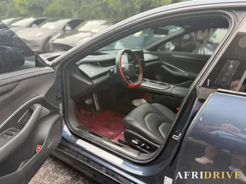 2024 MI SU7 4