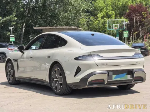 2024 MI SU7 4