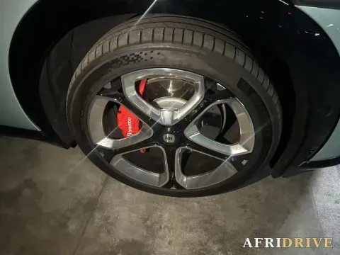2025 MI YU7 4