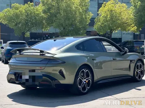 2024 MI SU7 4