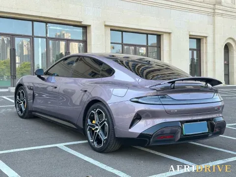 2024 MI SU7 9