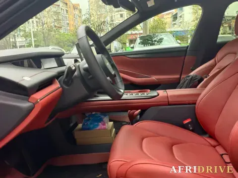 2024 MI SU7 4