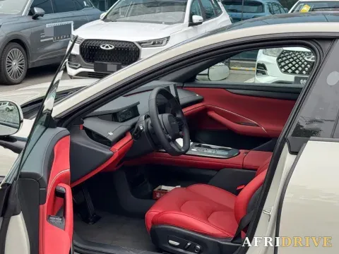 2024 MI SU7 4