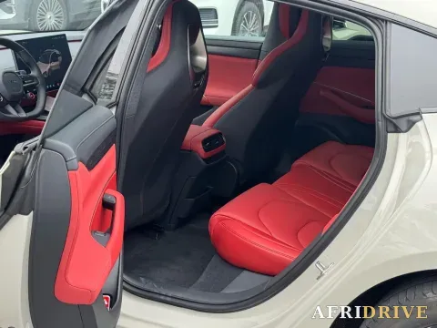 2024 MI SU7 5