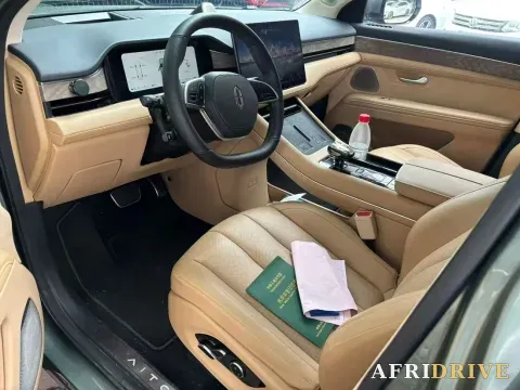 2022 AITO M7 2