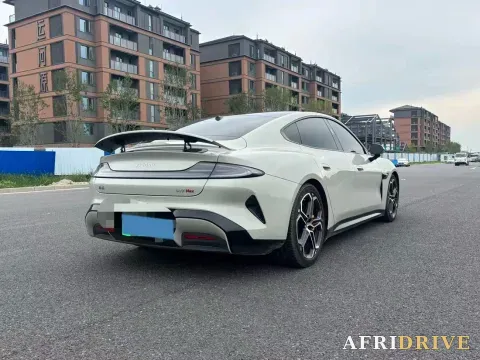 2024 MI SU7 9