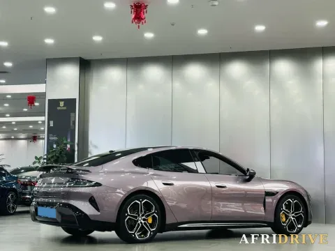 2024 MI SU7 8
