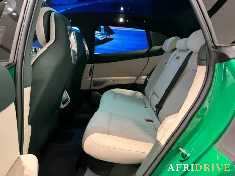 2025 MI YU7 12
