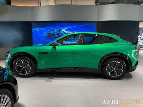 2025 MI YU7 3