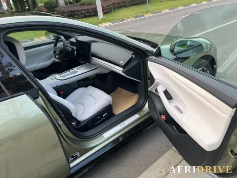 2024 MI SU7 10