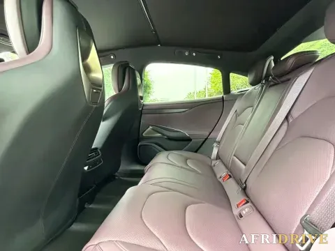 2024 MI SU7 3