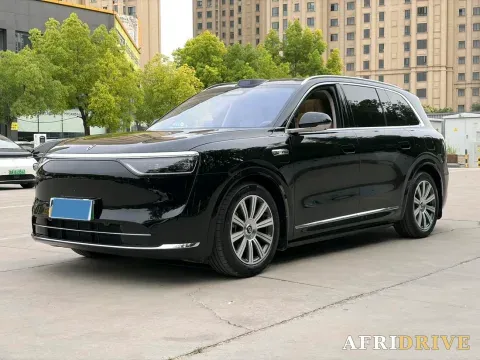 2025 AITO M8
