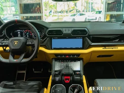 2025 Lamborghini Urus SE 3