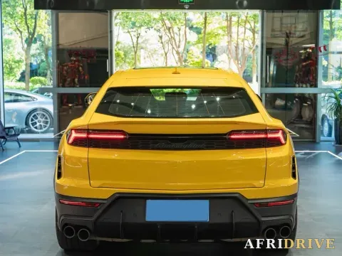 2025 Lamborghini Urus SE 9
