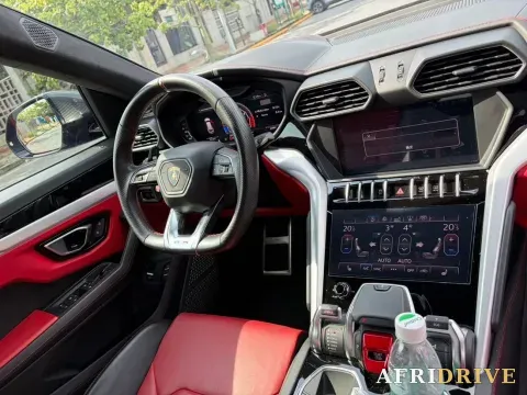 2018 Lamborghini Urus 5