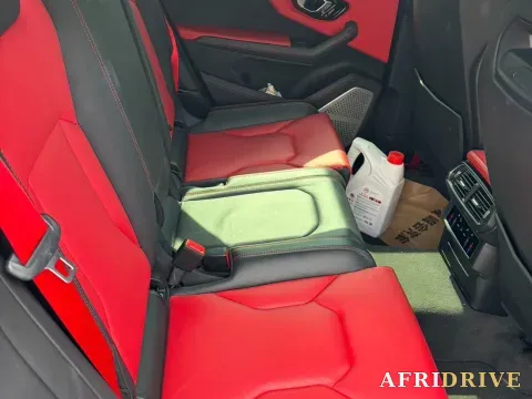2018 Lamborghini Urus 7