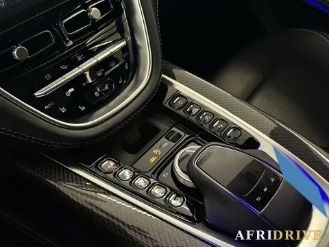 2021 Aston Martin DBX 19