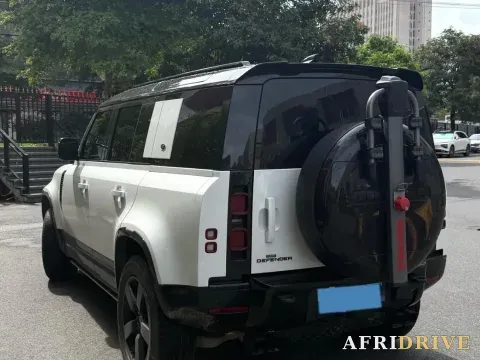 2022 Land Rover Defender 4