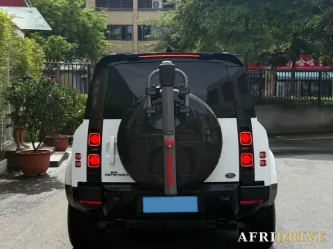 2022 Land Rover Defender 5