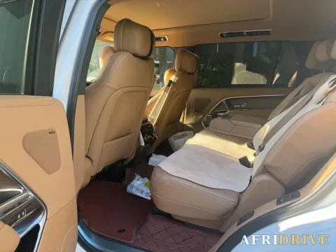 2025 Land Rover Range Rover 4