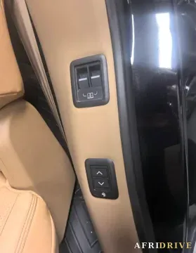 2025 Land Rover Range Rover 5