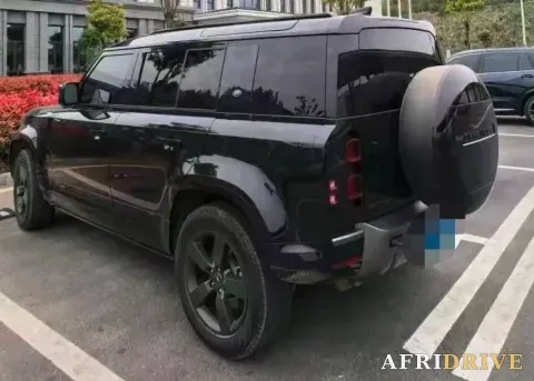 2023 Land Rover Defender 4