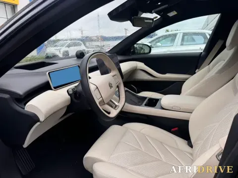2025 NIO ET5T 8