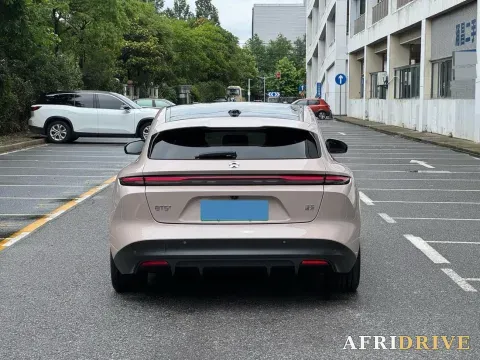 2024 NIO ET5T 9