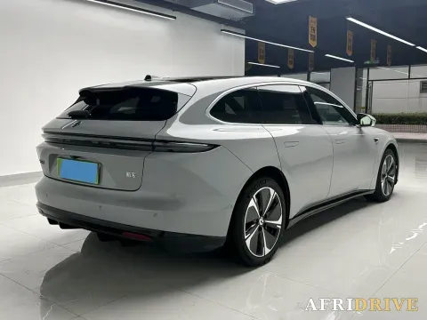 2025 NIO ET5T 4