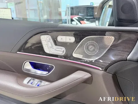 2021 Mercedes-Benz GLS Class 6