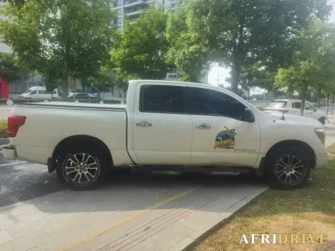 2019 Mitsubishi Pajero 4