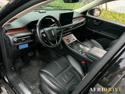 2021 Lincoln Aviator 4