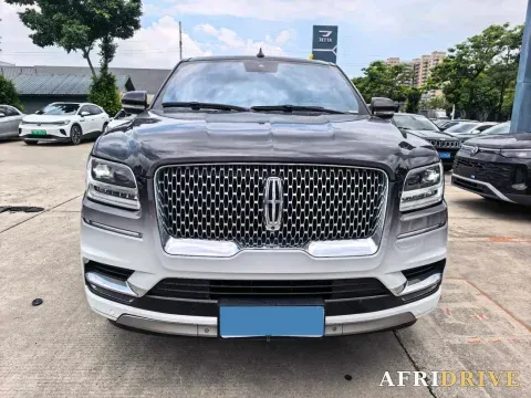 2019 Lincoln Navigator 2