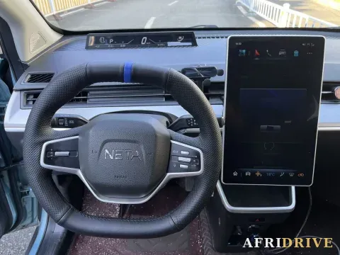 2022 Neta V 8