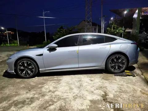 2022 Neta S 5