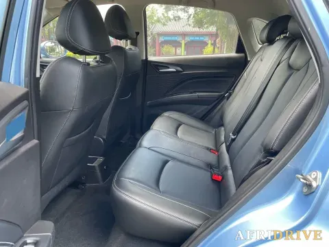 2022 Neta V 5