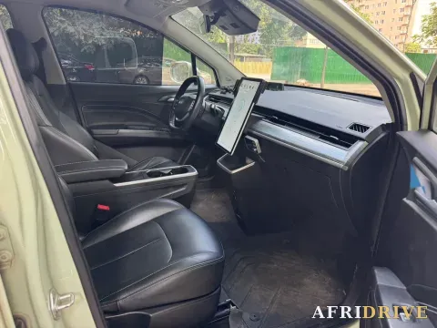 2022 Neta V 7