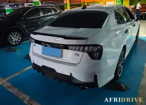 2022 LYNK&CO 03 2
