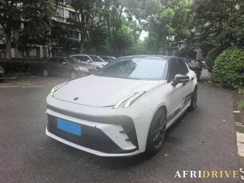 2023 LYNK&CO 03